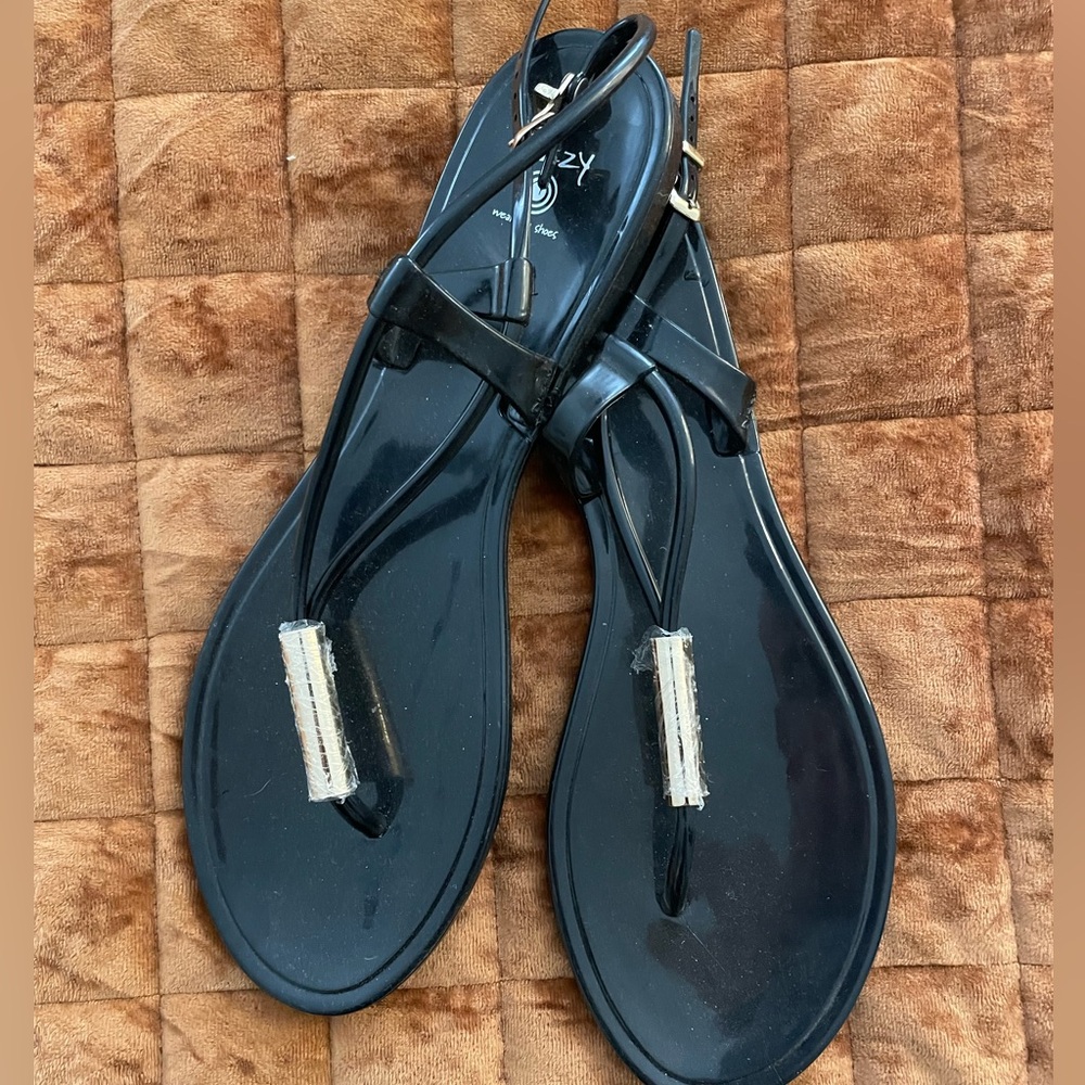 Dizzy sandals